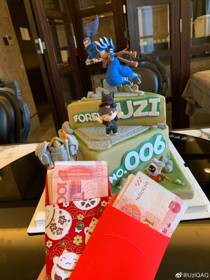 UZI更新微博感谢粉丝们的生日礼物
