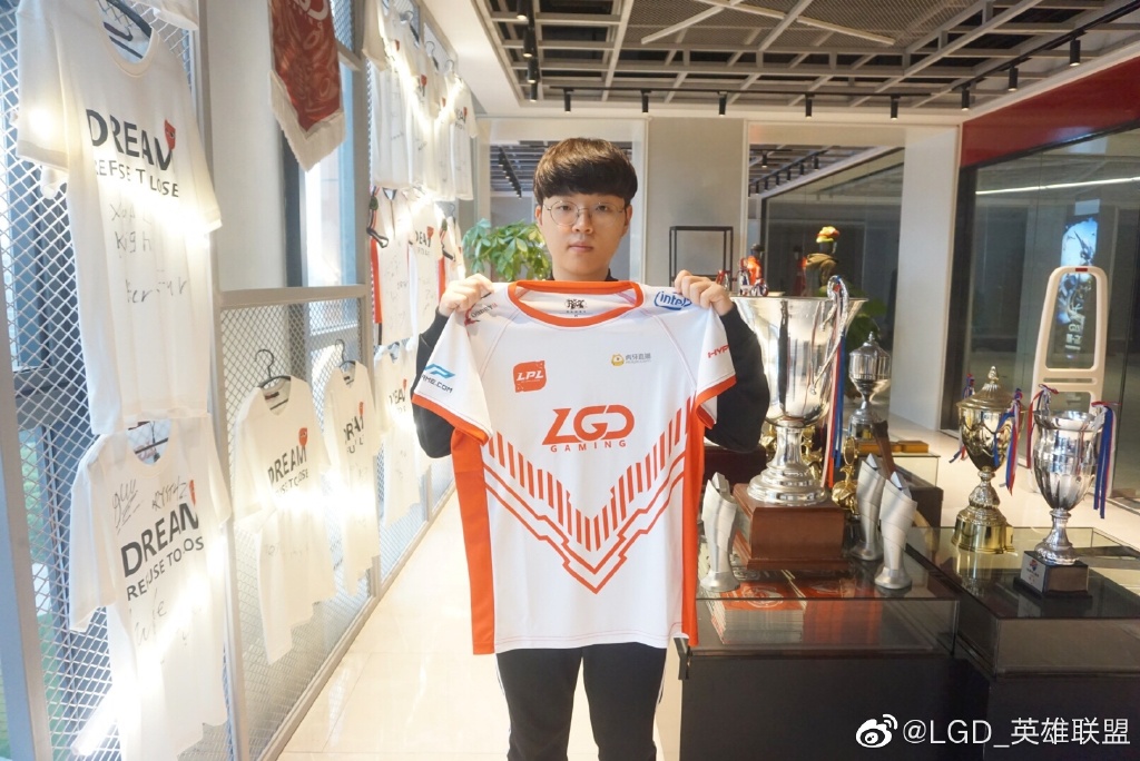 LPL转会：LGD引入新韩援上单 ian离队加入VG