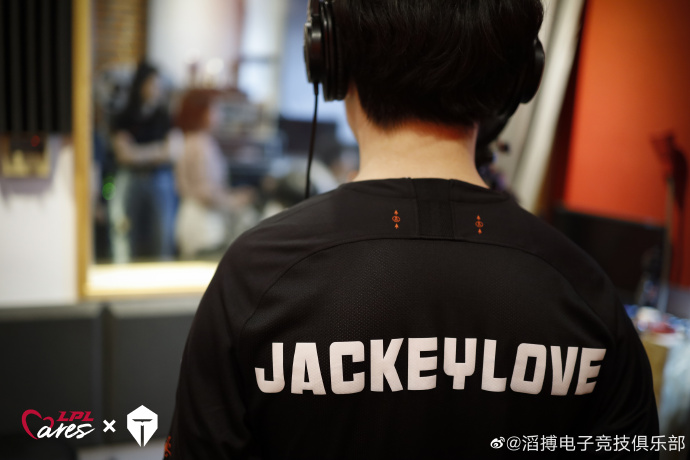 滔行天下搏梦未来 JackeyLove录制公益概念单曲