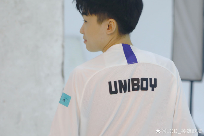 LGD：欢迎UNIBOY加入，这个春天一起加油