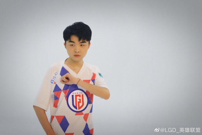 LGD：欢迎UNIBOY加入，这个春天一起加油